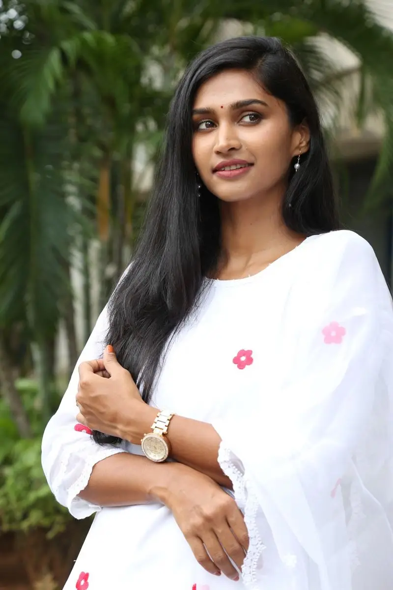 Actress Anoosha Krishna at Pekamedalu Movie Press Meet